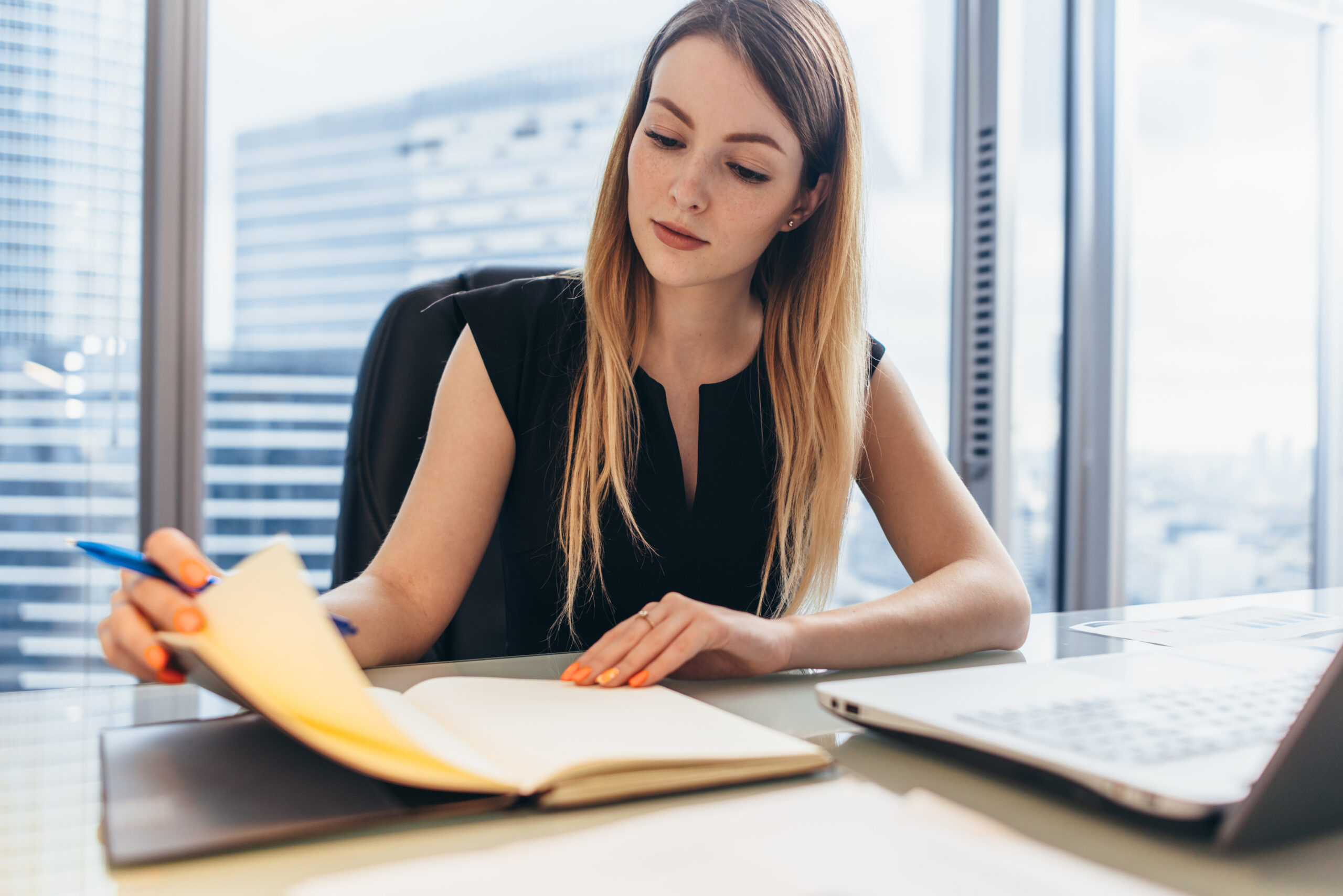 We provide expert life care planning services that assess the long-term medical needs and associated costs of injury. These comprehensive reports are essential for settlement negotiations and trial presentations, offering a clear picture of future care requirements.